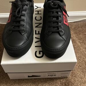 Givenchy man used sneakers size 11,5-12